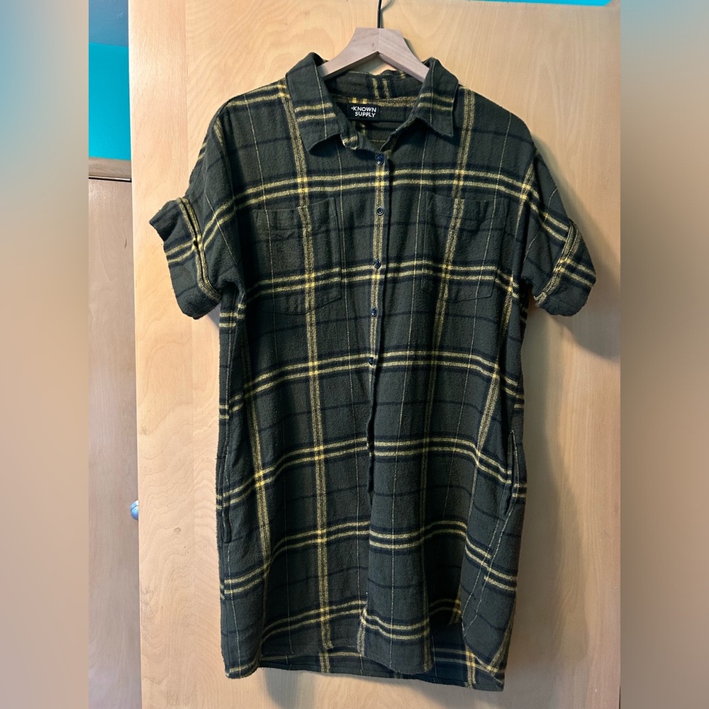 COZY Known Supply forest green plaid shirtdress with pockets-size small